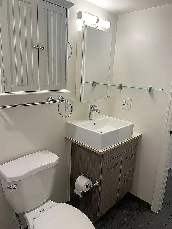 Building Photo - Immediate Availability! Overlook Cheesman ...