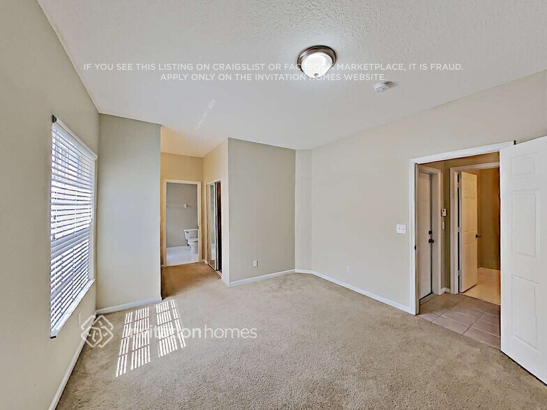 Building Photo - 10777 Pelican Dr