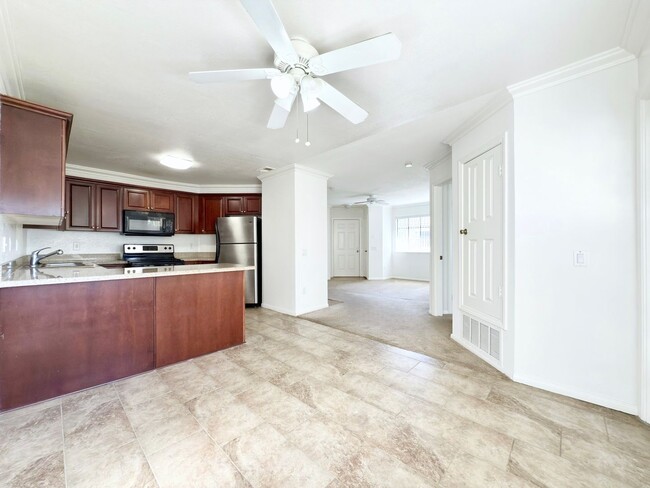 Building Photo - Upper Level Condo in Gated Vista Way Village!