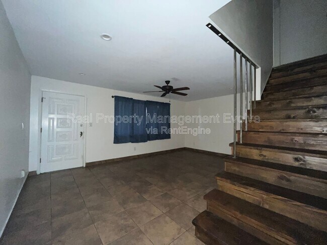 Building Photo - 6565 N 19th Ave