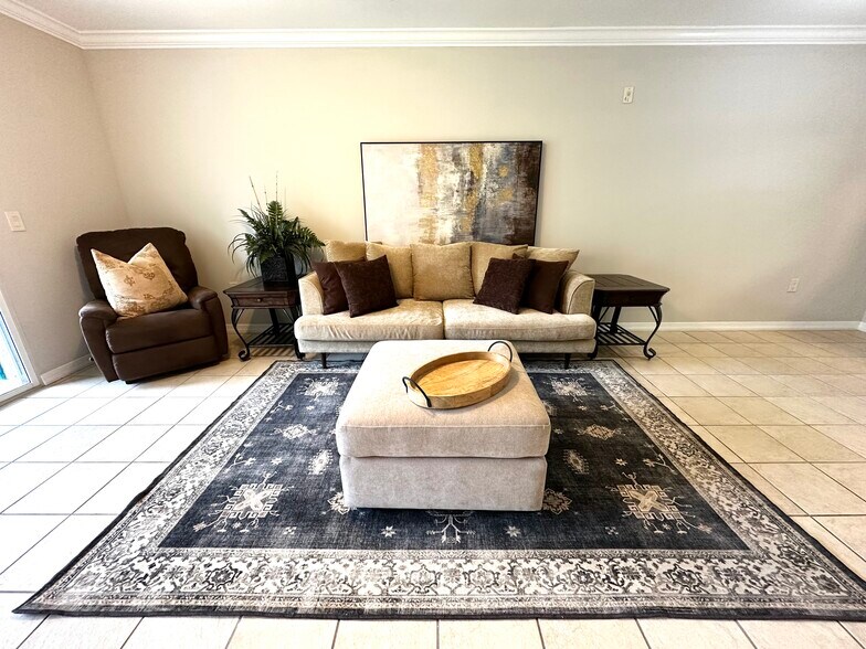 Building Photo - 4274 Calinda Ln