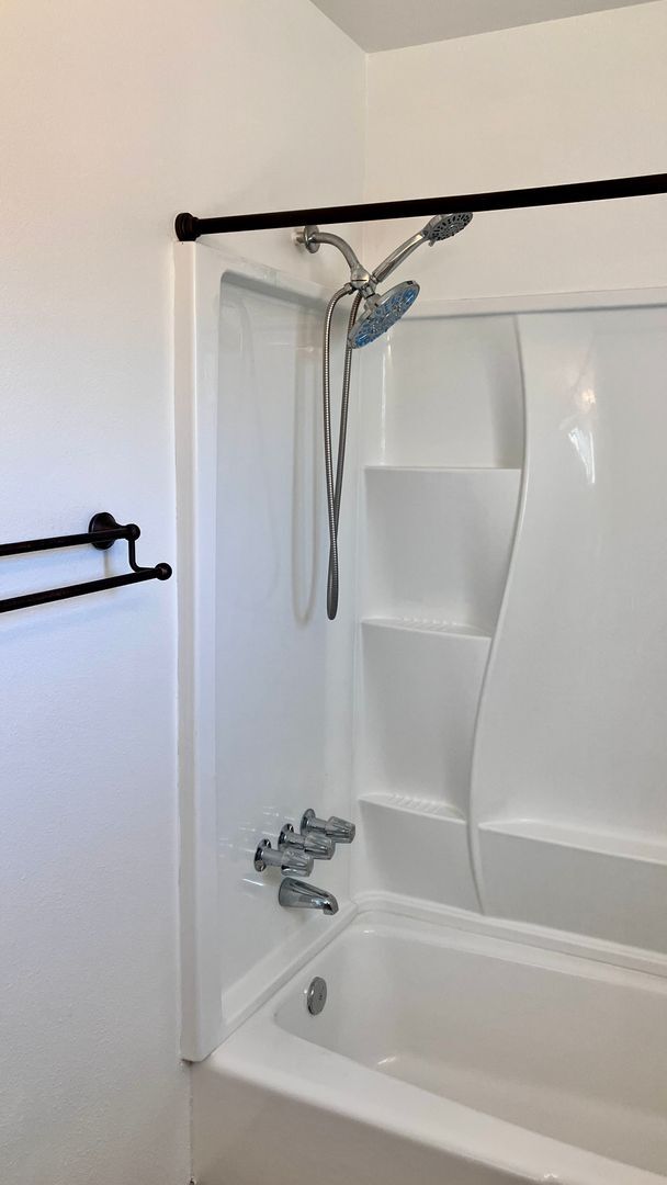 Building Photo - Newly Renovated Close to Intel