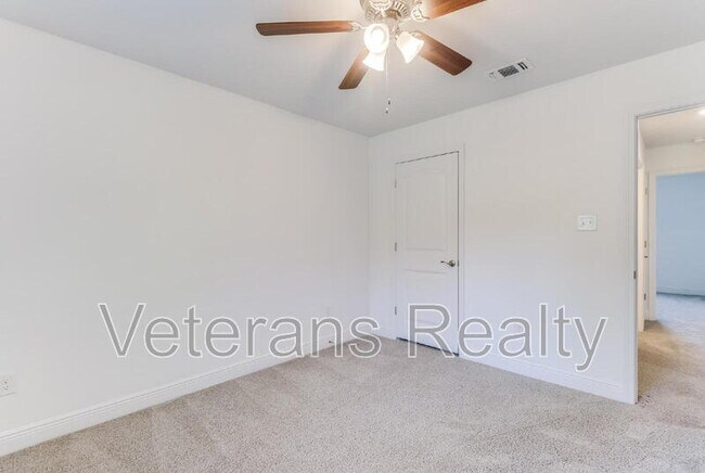 Building Photo - 14037 Fox Hill Dr