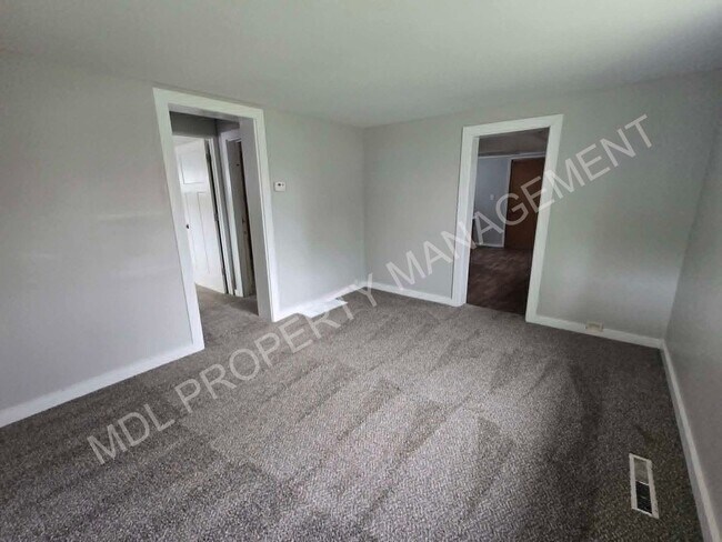 Building Photo - Spacious 3-Bedroom Home in Saginaw