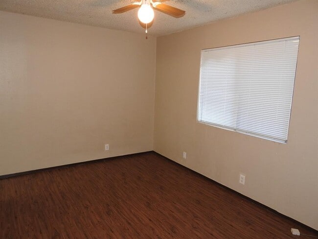 Building Photo - 12402 Deer Falls Dr