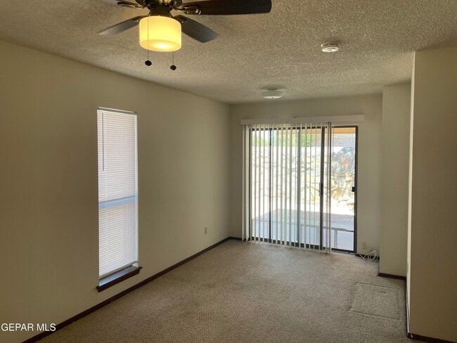 Building Photo - 10640 Islerock Dr