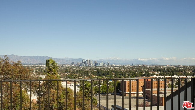 Building Photo - 3849 Don Tomaso Dr