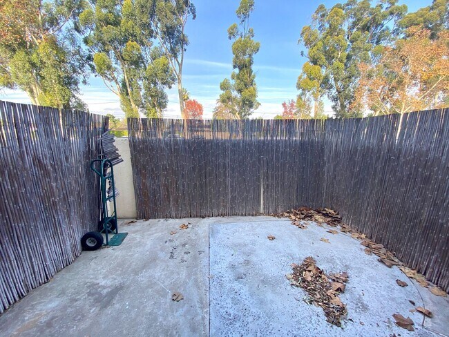 Building Photo - Welcome Home! Upgraded 2 Bedroom, 2.5 Bath...