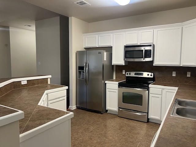 Building Photo - 17060 Jamestowne Dr