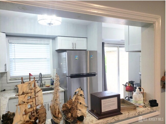 Building Photo - 45 Old Millstone Dr