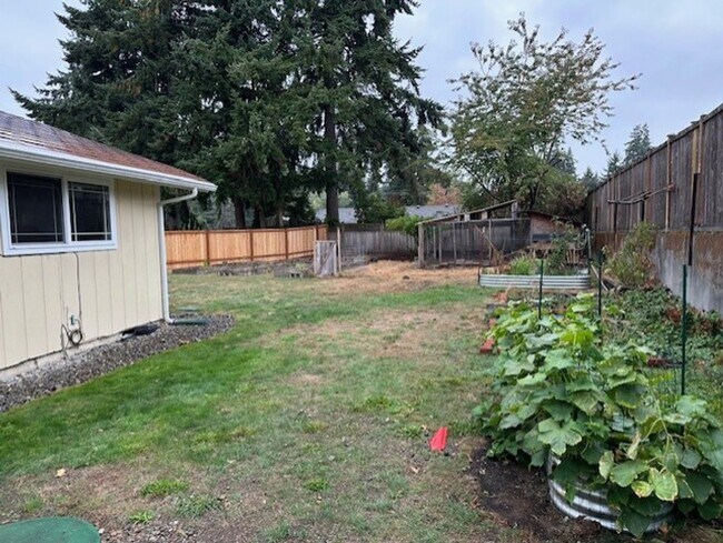 Building Photo - Beautiful Family home