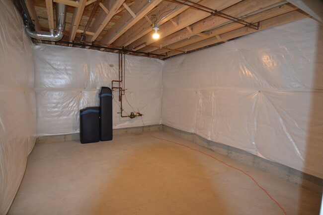 Building Photo - 124 Roman Ln