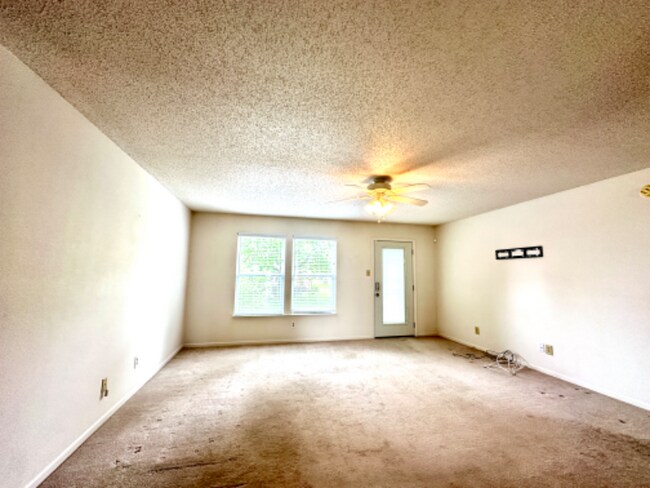 Building Photo - 9393 W Quarter Moon Dr