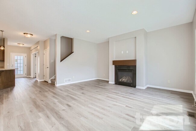 Building Photo - 4905 Narrow Way NE