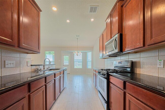 Building Photo - 2502 Oakthorn Ct