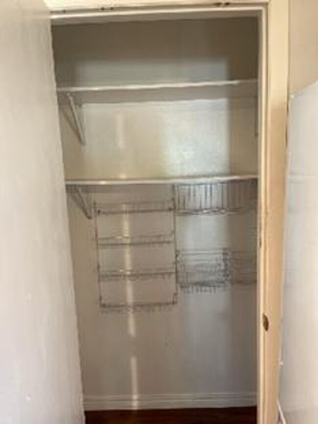 Building Photo - 3 Bed 2.5 Bath Single-Family Home on Cul-De-Sac w/ Large Fenced Backyard, Garage