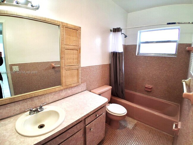 Building Photo - 7860 Harding Ave