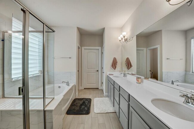 Building Photo - 17012 Pleasanton Cove