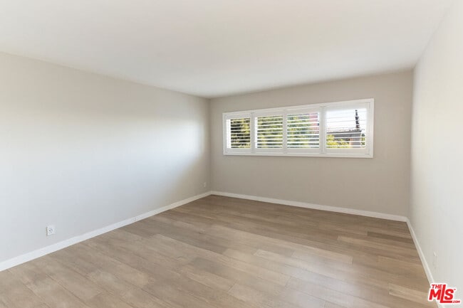 Building Photo - 8401 Fountain Ave