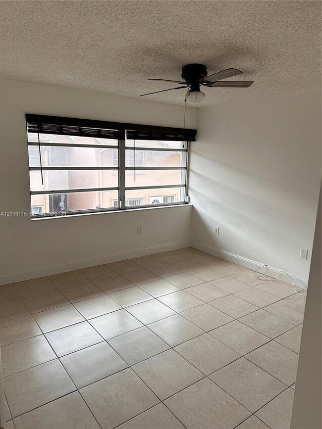 Building Photo - 8440 SW 154th Cir Ct