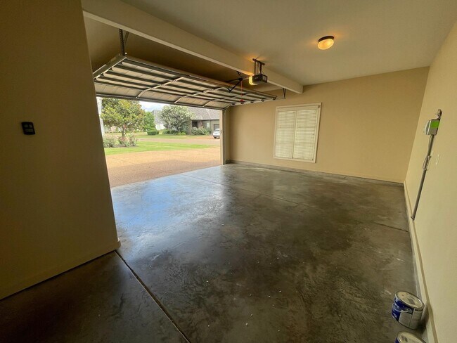 Building Photo - 556 Althea Ln