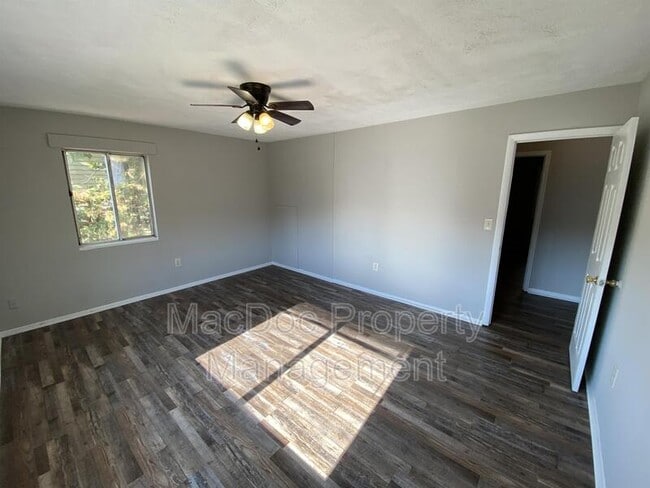 Building Photo - 733 Bellows Ave