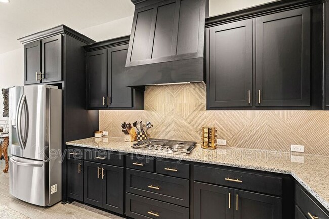 Building Photo - 2805 Crystal Creek Dr