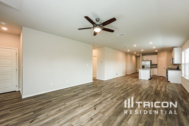 Building Photo - 13629 Paxton Blvd