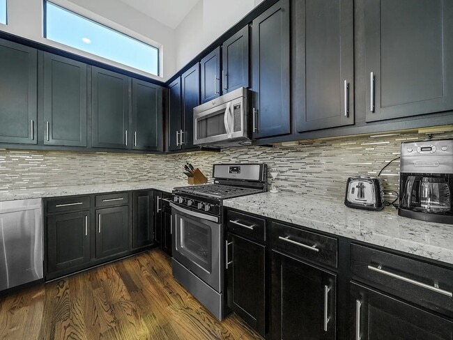 Building Photo - 1814 Thompson St