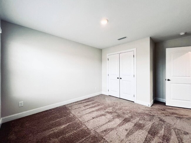 Building Photo - 5220 Stream Stone Way