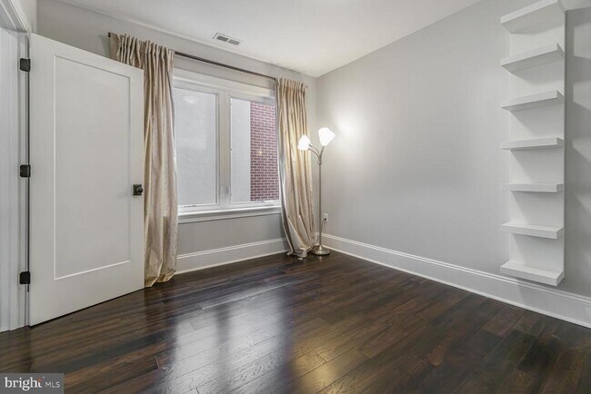 Building Photo - 1514 8th St NW