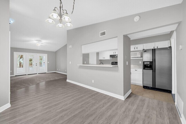 Building Photo - 3930 Balsam Dr