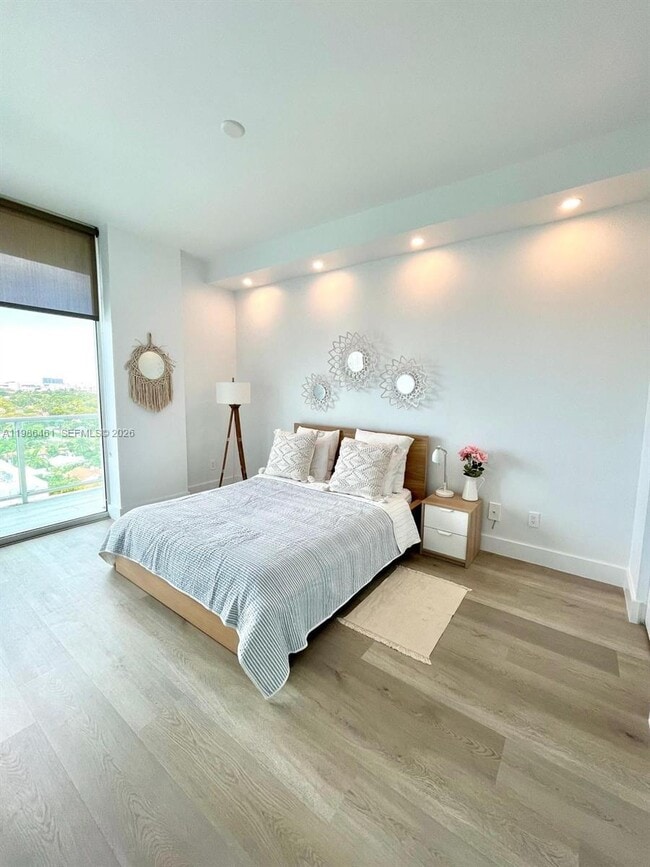 Building Photo - 2525 SW 3rd Ave