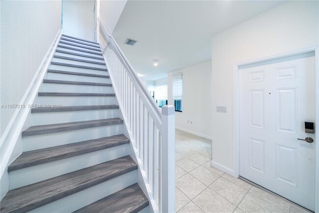 Building Photo - 1928 SW 5th Blvd