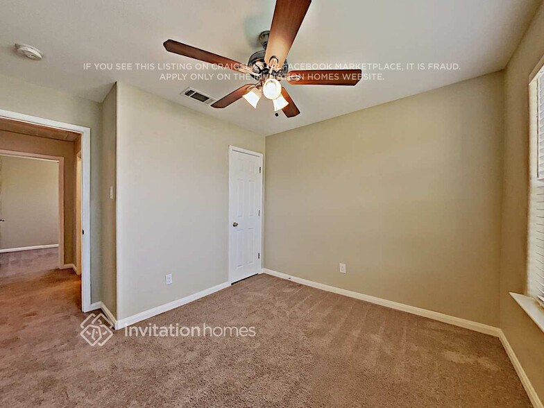 Building Photo - 741 Lazy Crest Dr