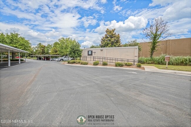 Building Photo - 7801 Point Meadows Dr