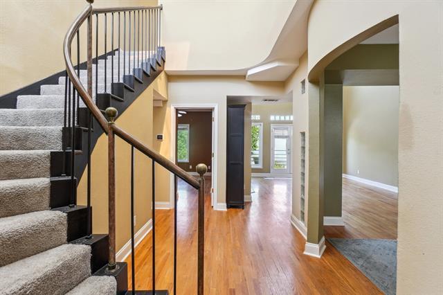 Building Photo - 4040 Avondale Ave