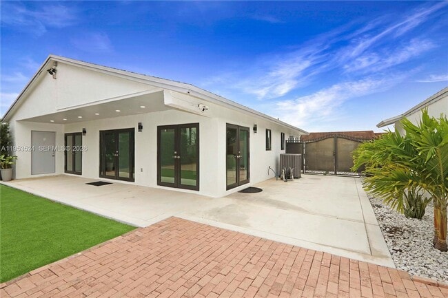 Building Photo - 21049 SW 118th Ave