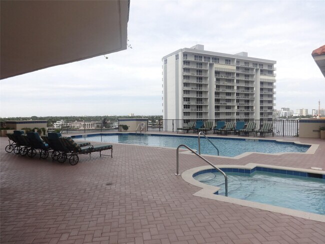 Building Photo - 100 S Birch Rd