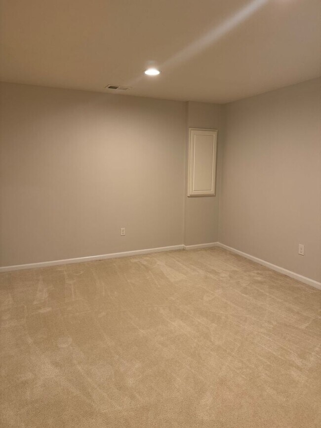 Building Photo - Beautiful 3 Bedroom 3.5 Bath in Sewickley, PA!