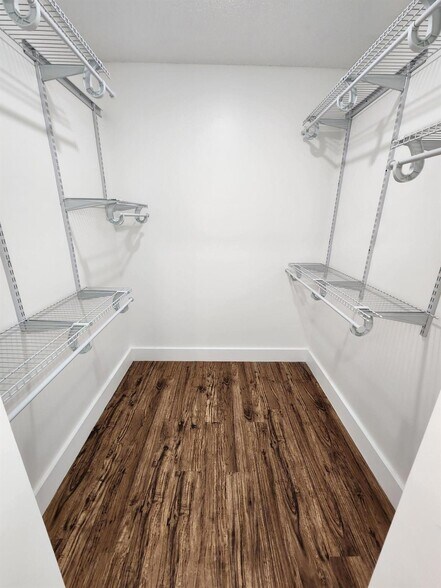 Bed 1 Closet - 517 Dotterel Rd