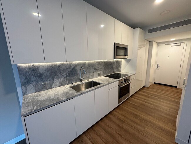 Building Photo - Immaculate studio at A'ali'i at Ward Village