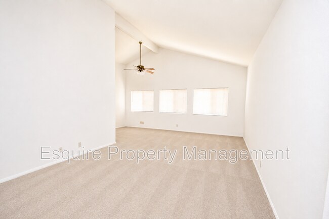 Building Photo - 2065 Pamela St