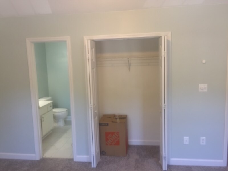 Building Photo - 2210 Trailwood Valley Cir