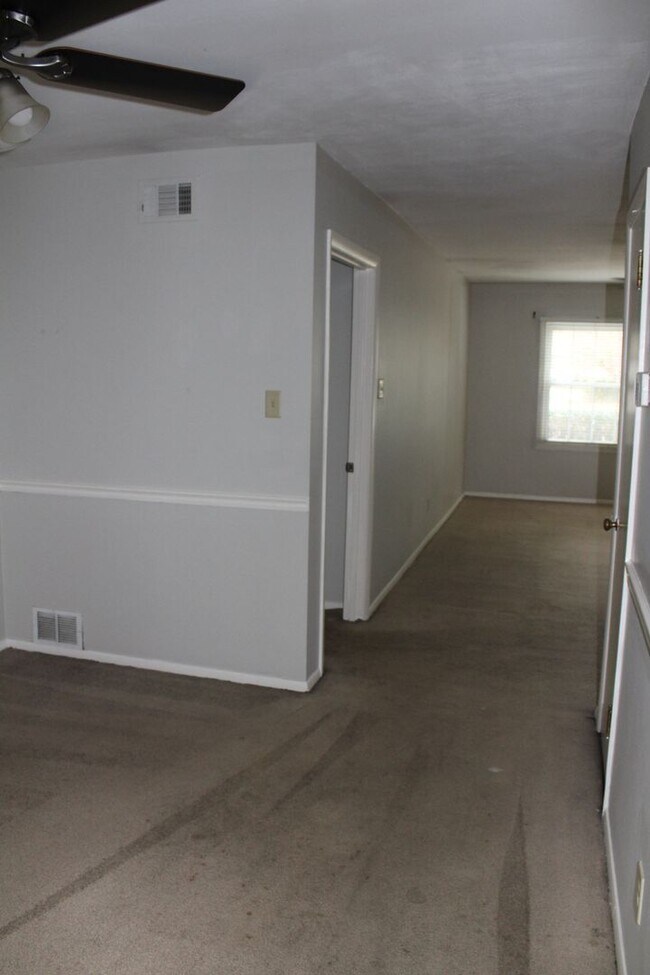 Building Photo - Spacious Home in High Point Terrace, on the Greenline