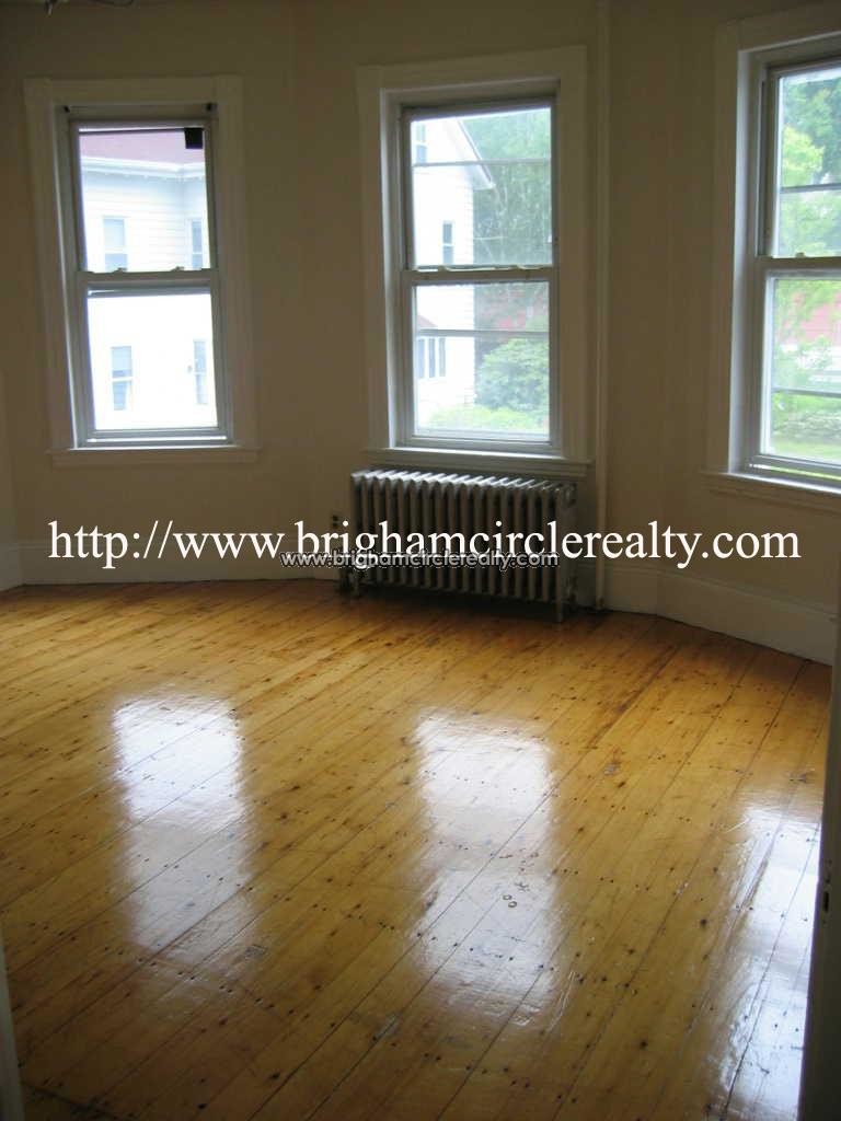 Building Photo - 55 Hillside St