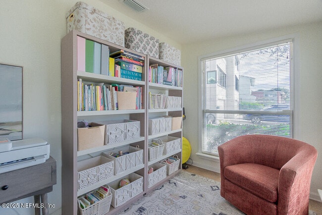 Building Photo - 214 Hopkins St