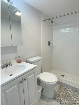 Building Photo - 30 Anderson St