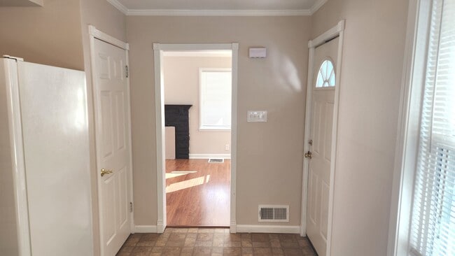 Building Photo - 814 Park Pl