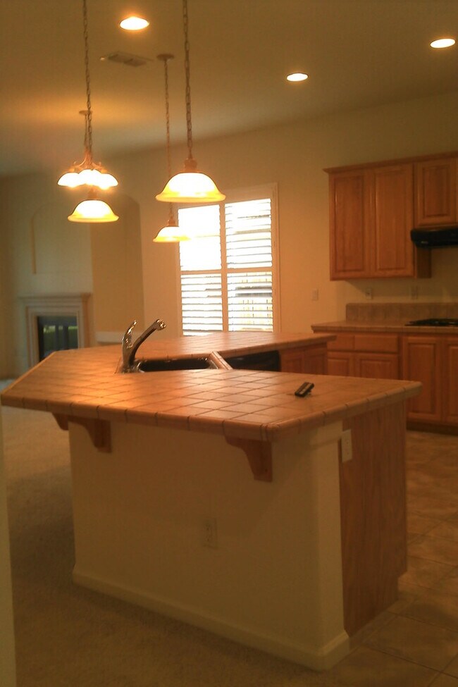 Building Photo - 6503 Kingbird Ct
